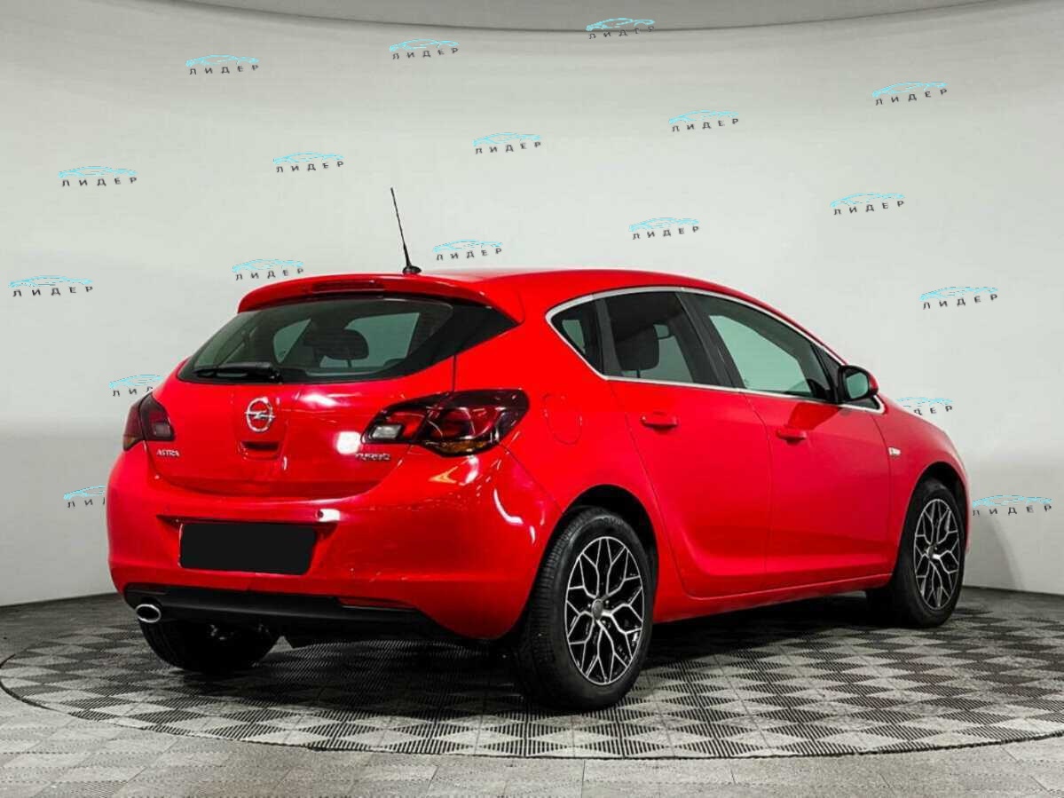 Б/У Опель Астра 2011 года. Фото: #3