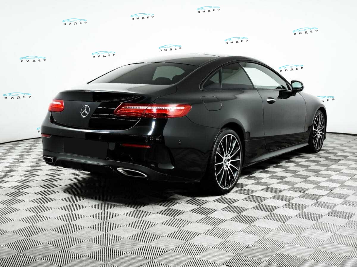 Б/У Мерседес-Бенц Е-Класс 2018 года. Фото: #3