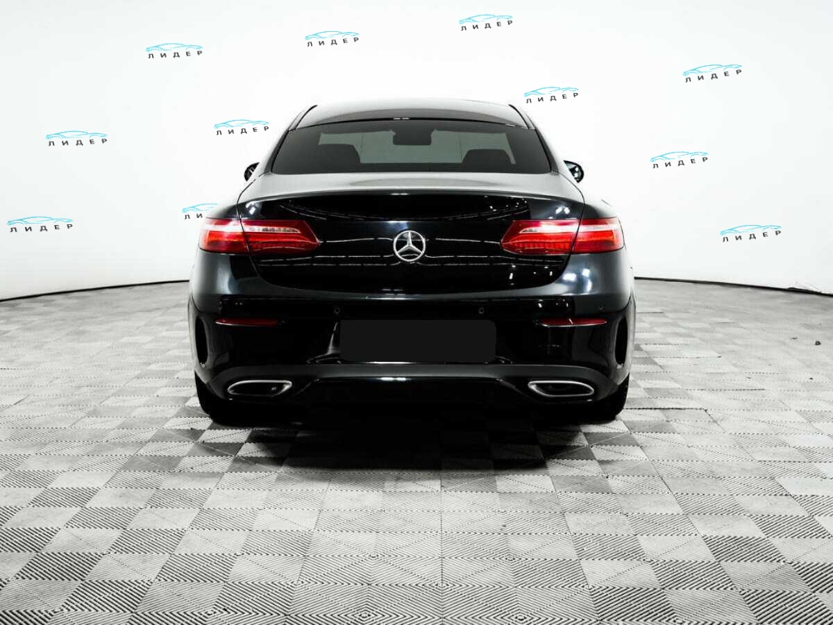 Б/У Мерседес-Бенц Е-Класс 2018 года. Фото: #4