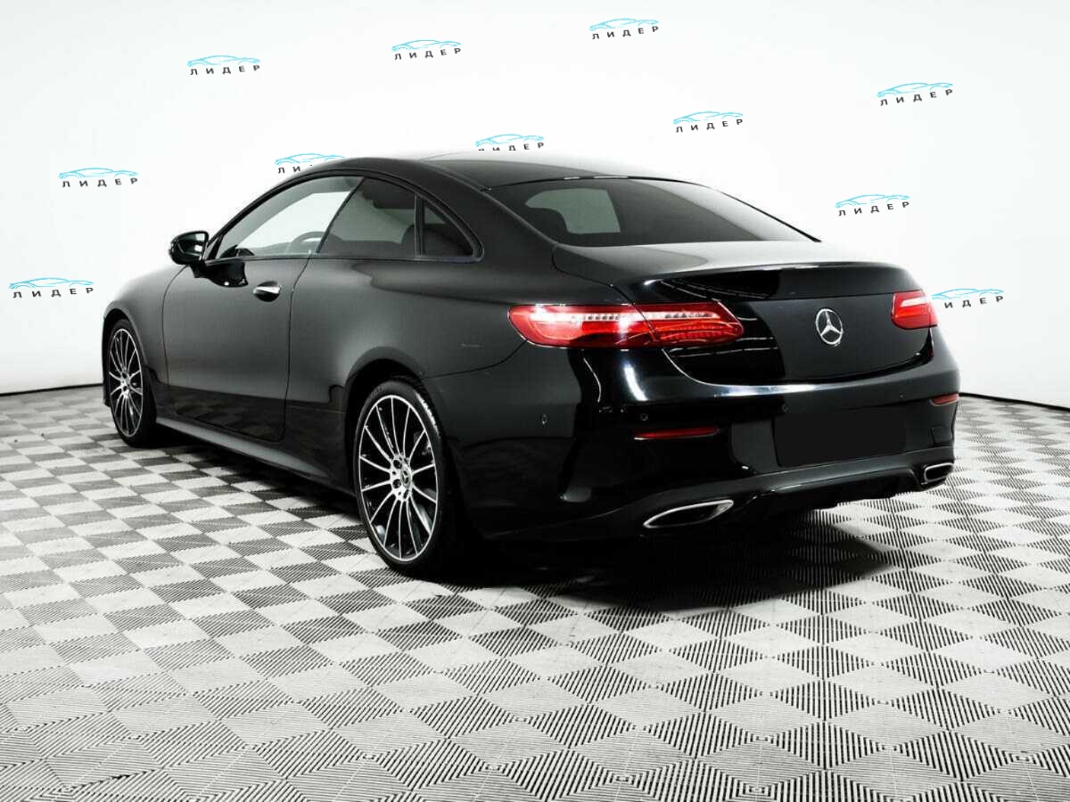 Б/У Мерседес-Бенц Е-Класс 2018 года. Фото: #5