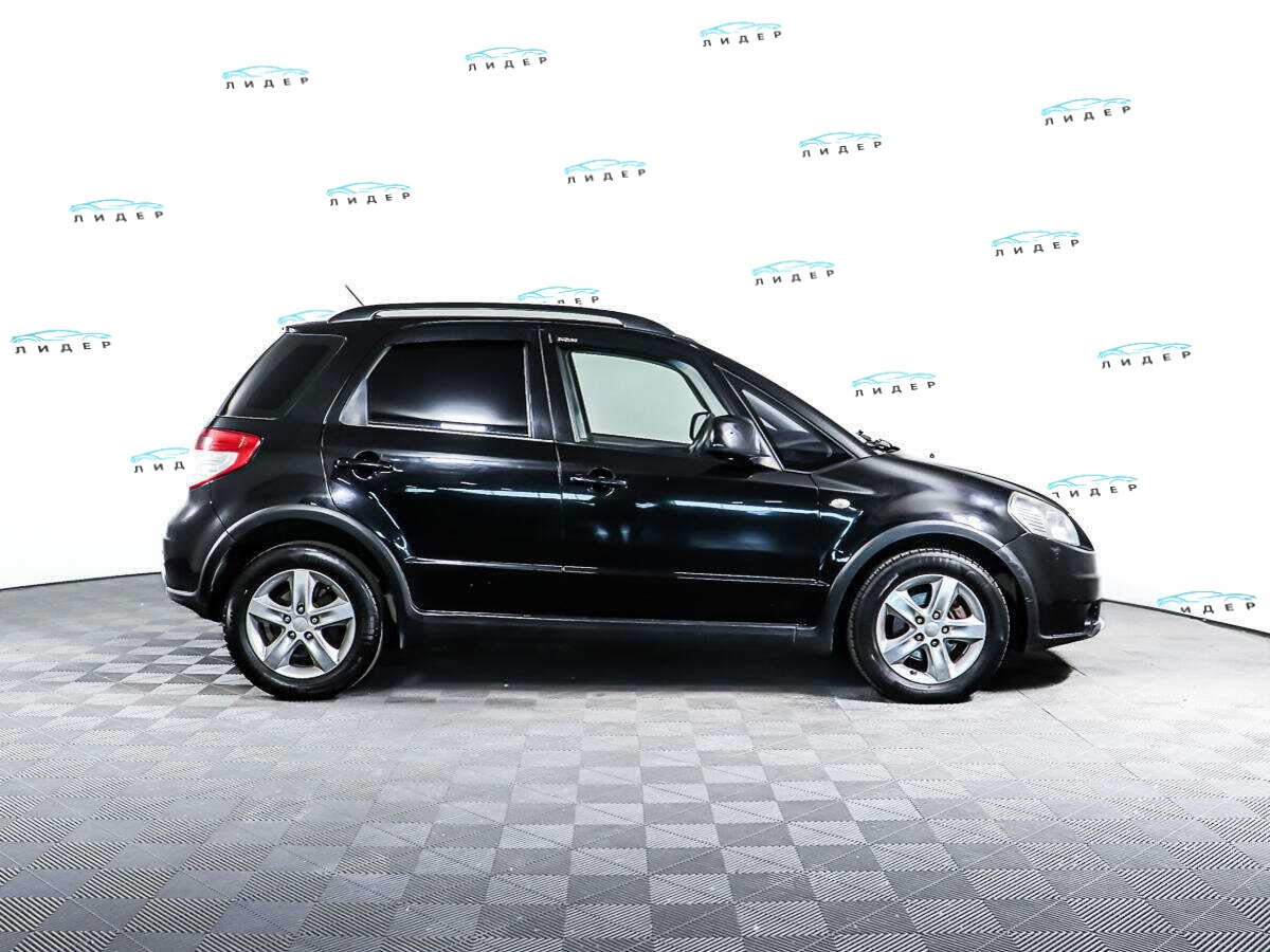 Б/У Сузуки С-Икс4 2010 года. Фото: #3