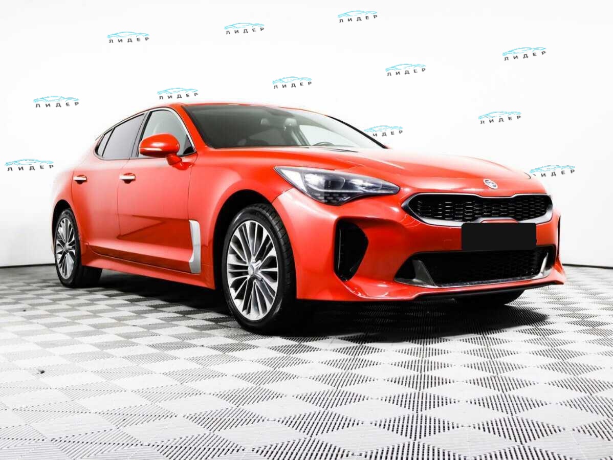 Б/У Киа Стингер 2018 года. Фото: #2