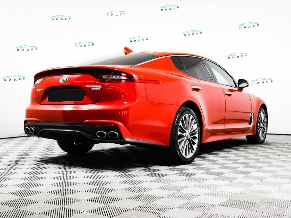 Б/У Киа Стингер 2018 года. Фото: #4