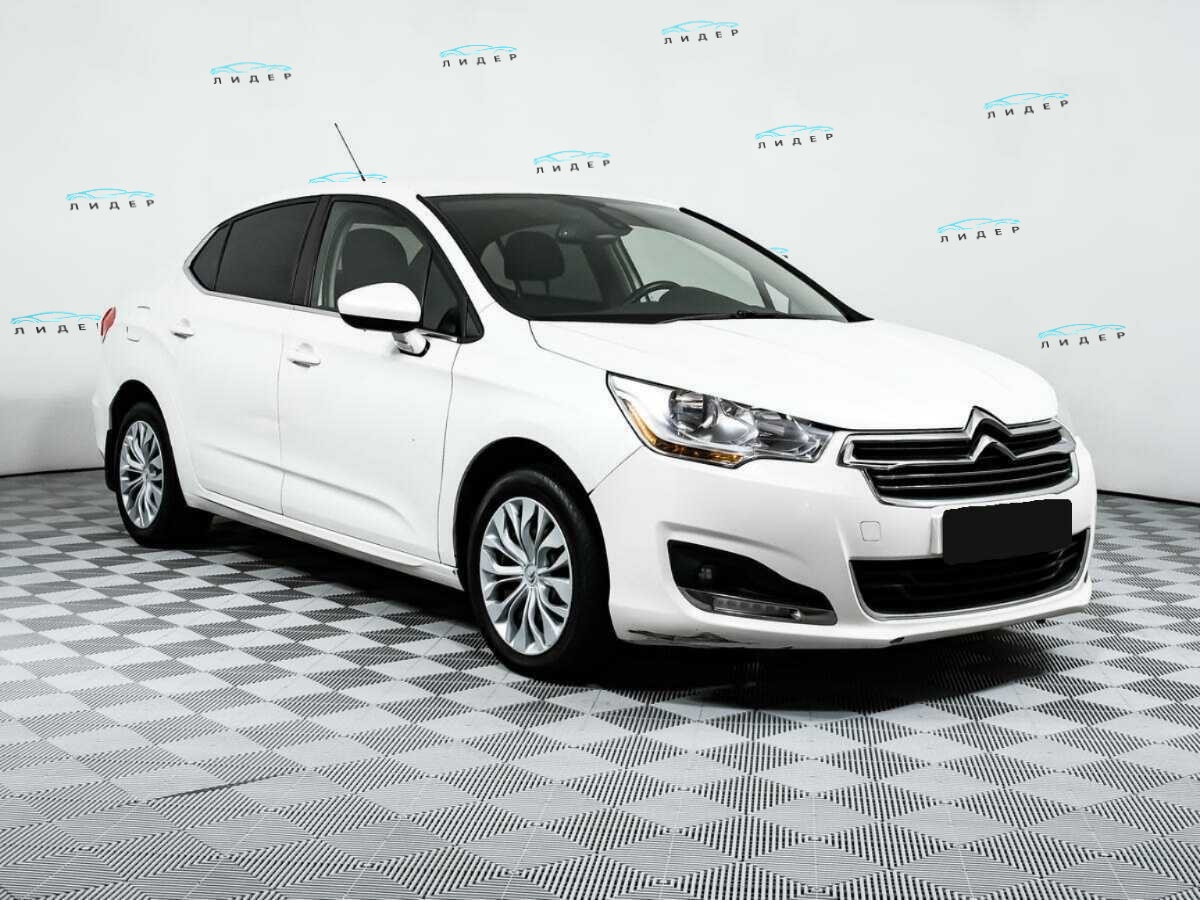 Б/У Ситроен Ц4 2016 года. Фото: #2