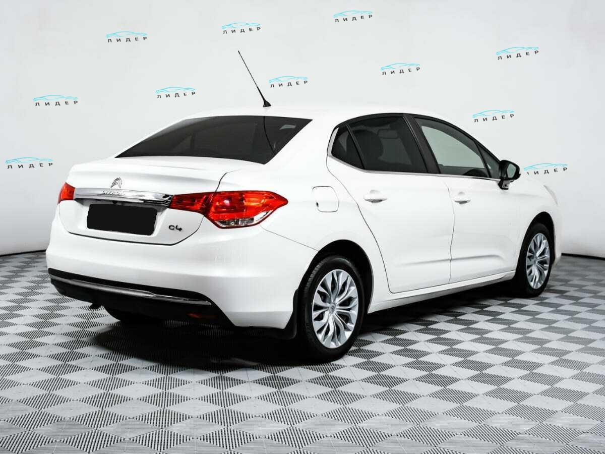 Б/У Ситроен Ц4 2016 года. Фото: #3