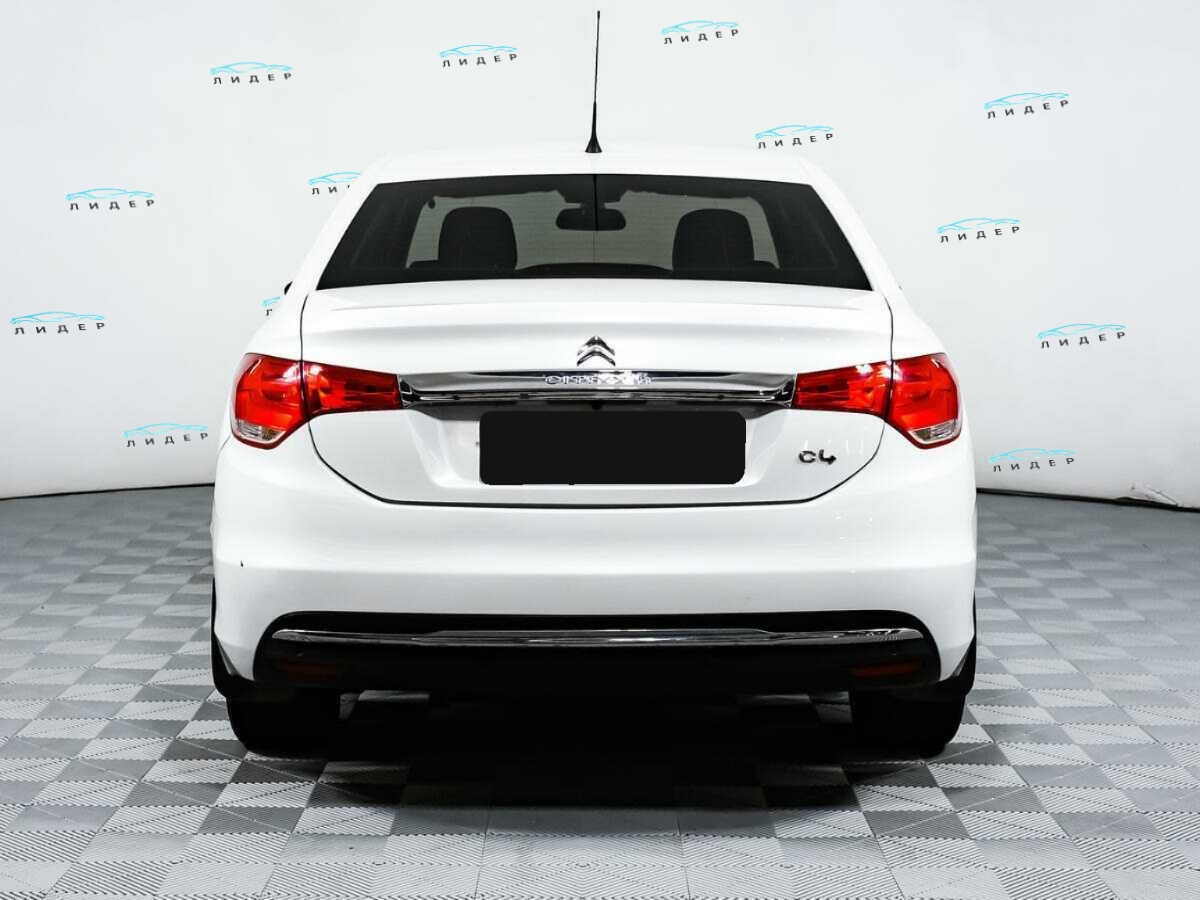 Б/У Ситроен Ц4 2016 года. Фото: #4