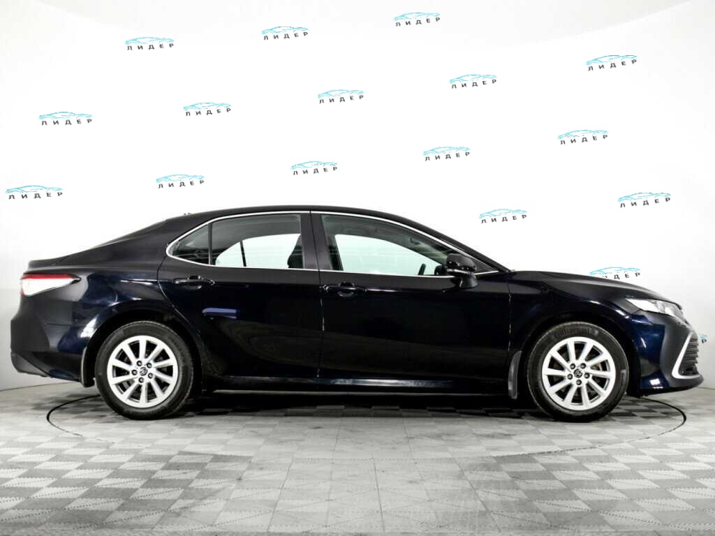 Б/У Тойота Камри 2021 года. Фото: #3