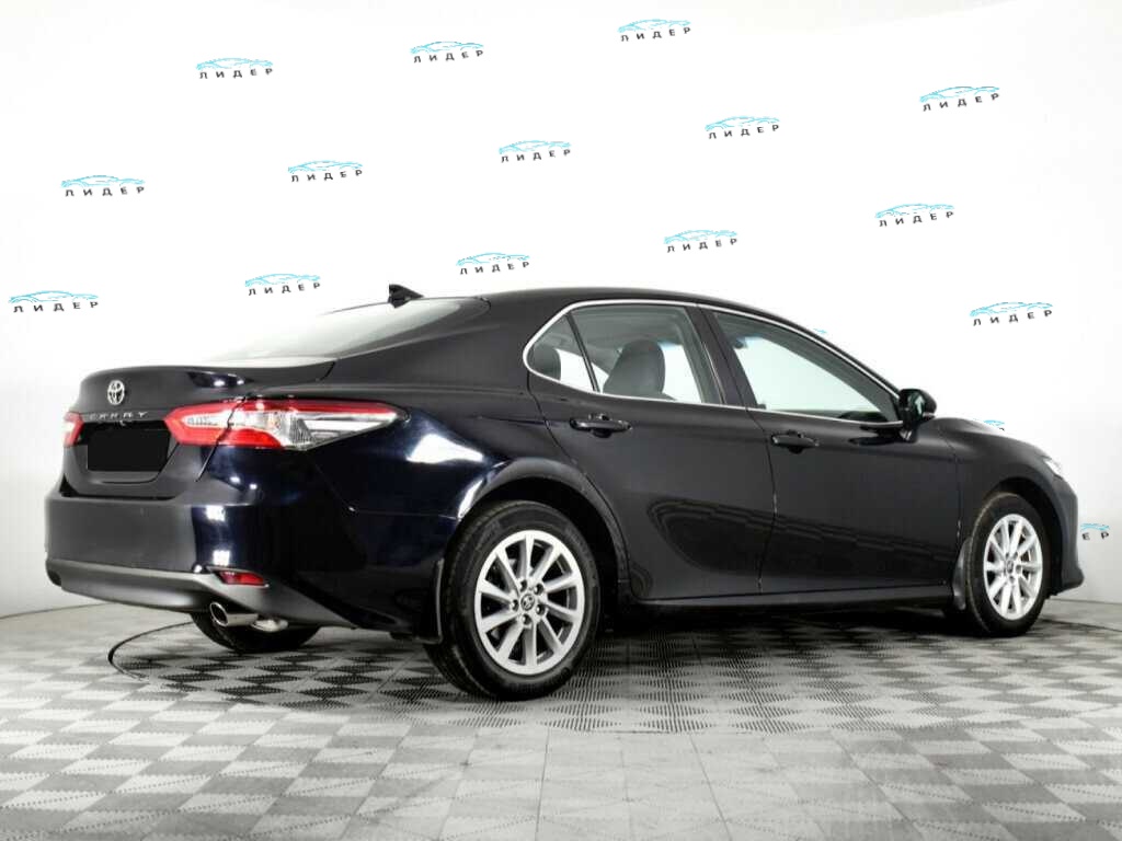 Б/У Тойота Камри 2021 года. Фото: #4