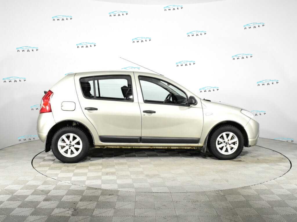 Б/У Рено Сандеро 2011 года. Фото: #4