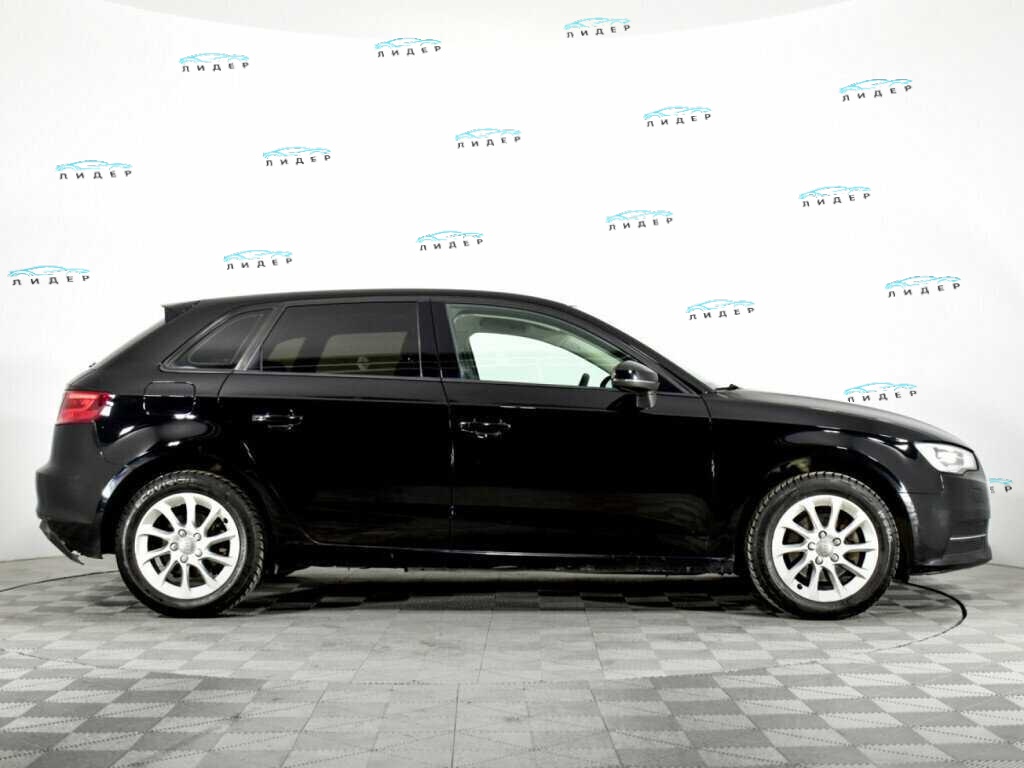 Б/У Ауди А3 2013 года. Фото: #3