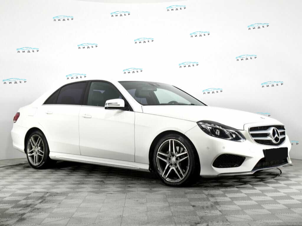 Б/У Мерседес-Бенц Е-Класс 2015 года. Фото: #2