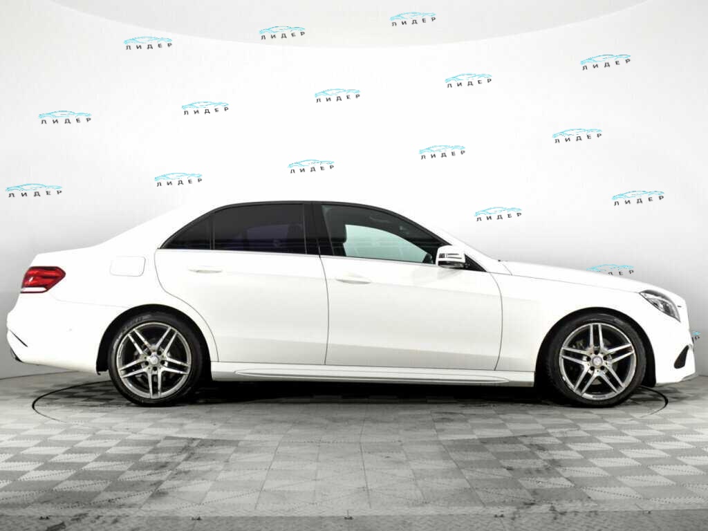 Б/У Мерседес-Бенц Е-Класс 2015 года. Фото: #3