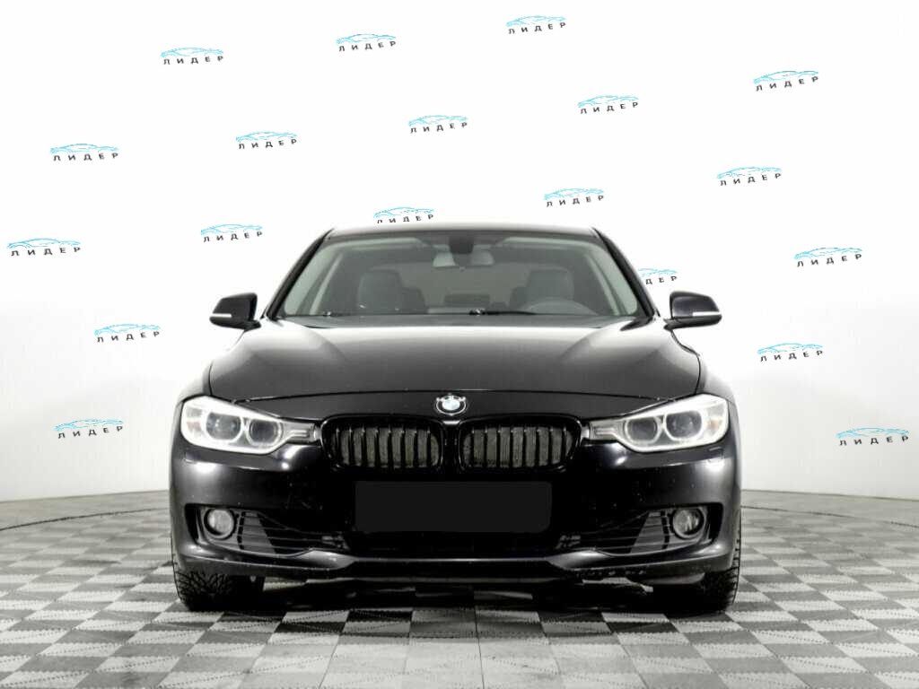 Б/У БМВ 3 серии 2013 года. Фото: #1