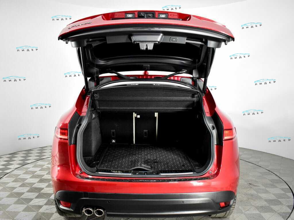 Б/У Ягуар Ф-Пэйс 2017 года. Фото: #8