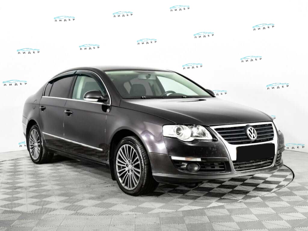 Б/У Фольксваген Пассат 2010 года. Фото: #2