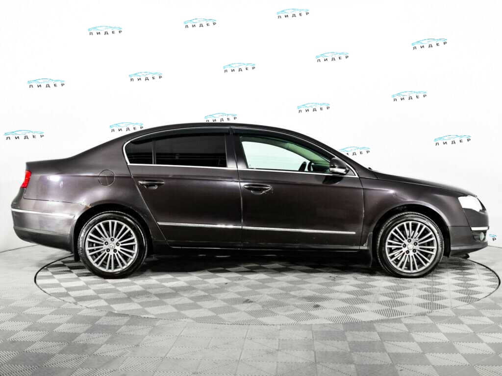 Б/У Фольксваген Пассат 2010 года. Фото: #3