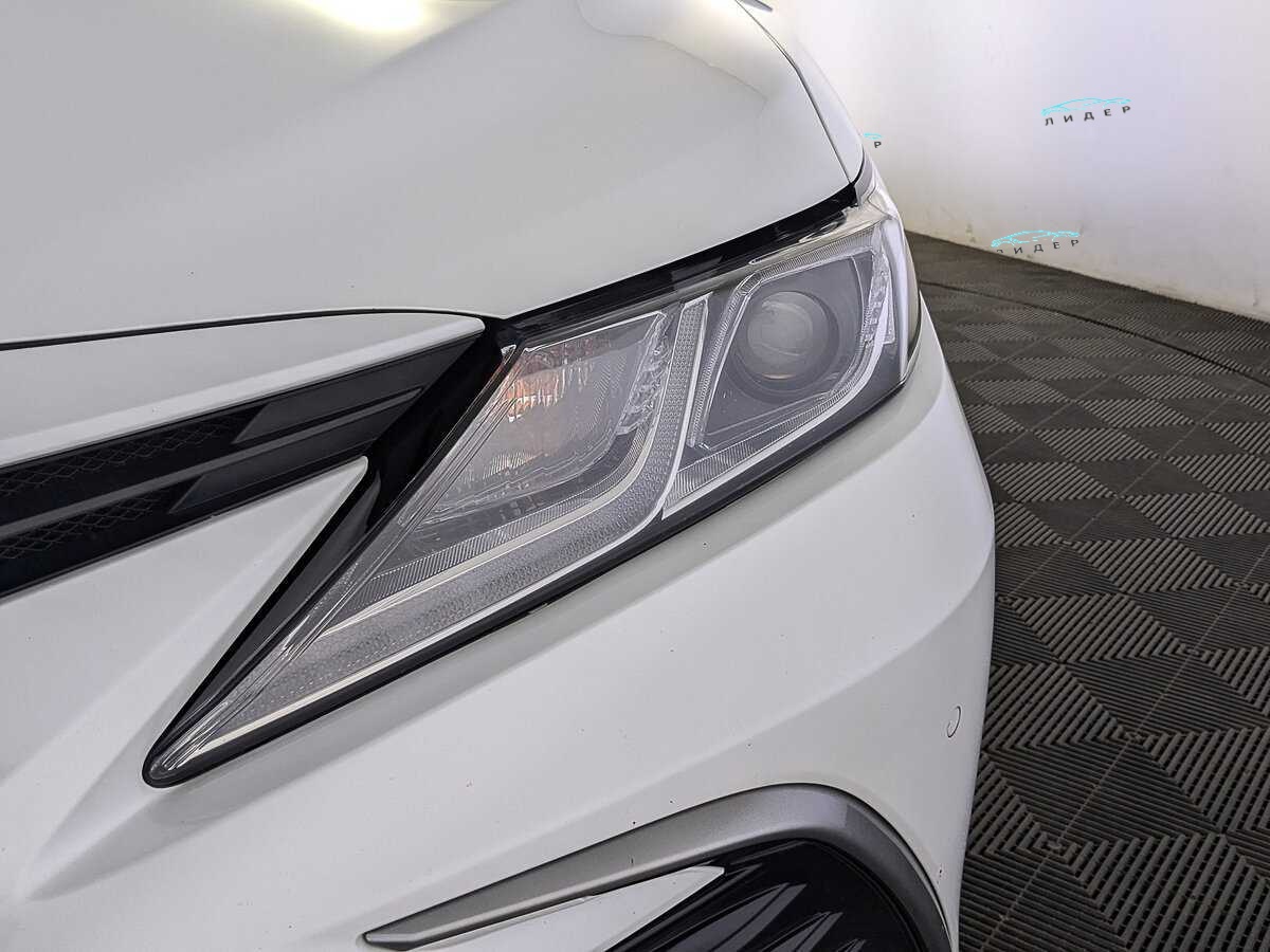 Б/У Тойота Камри 2021 года. Фото: #10