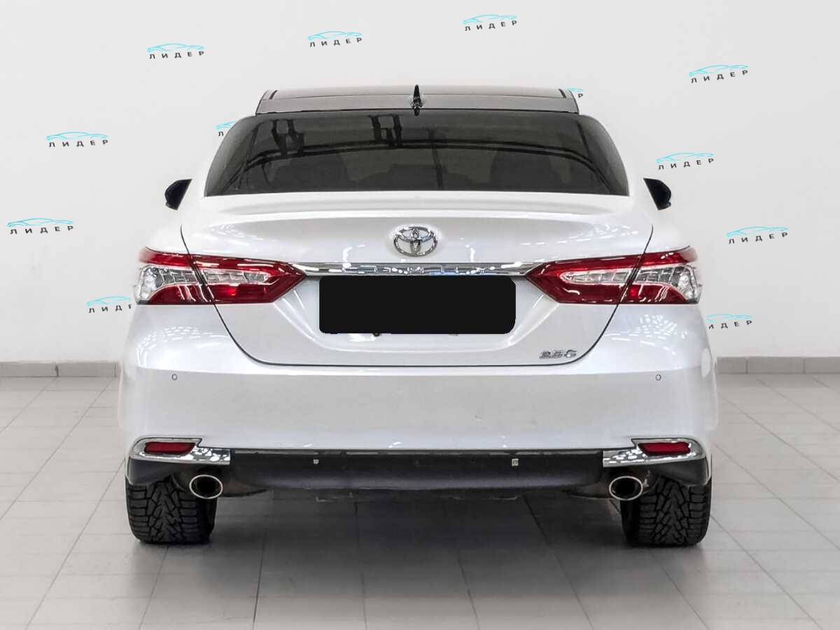 Б/У Тойота Камри 2023 года. Фото: #5