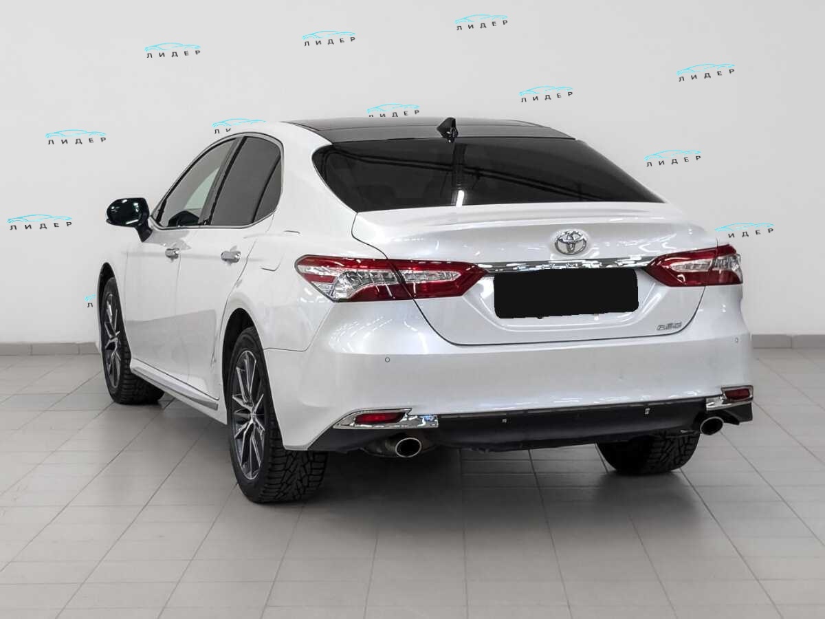 Б/У Тойота Камри 2023 года. Фото: #6