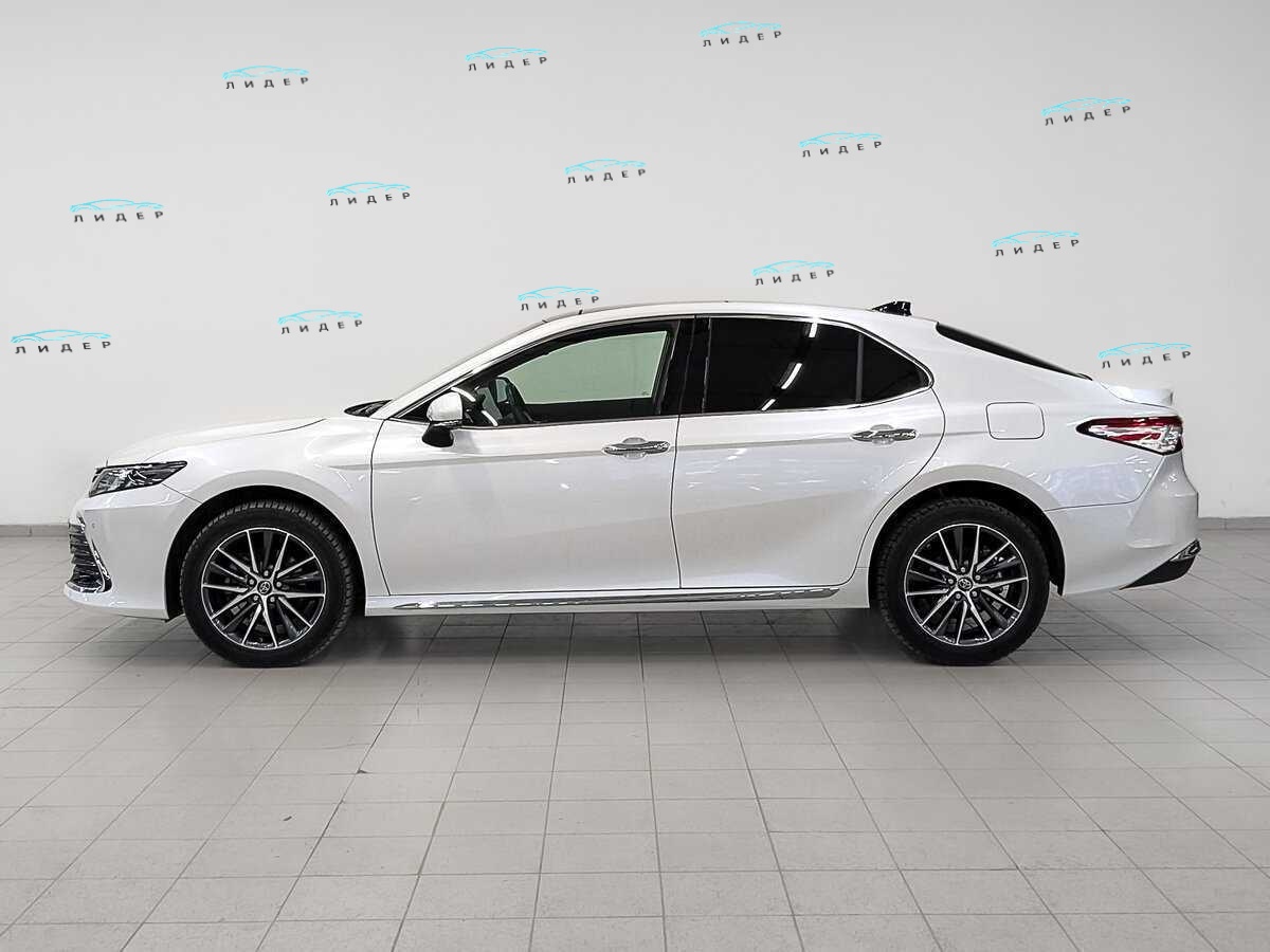 Б/У Тойота Камри 2023 года. Фото: #7