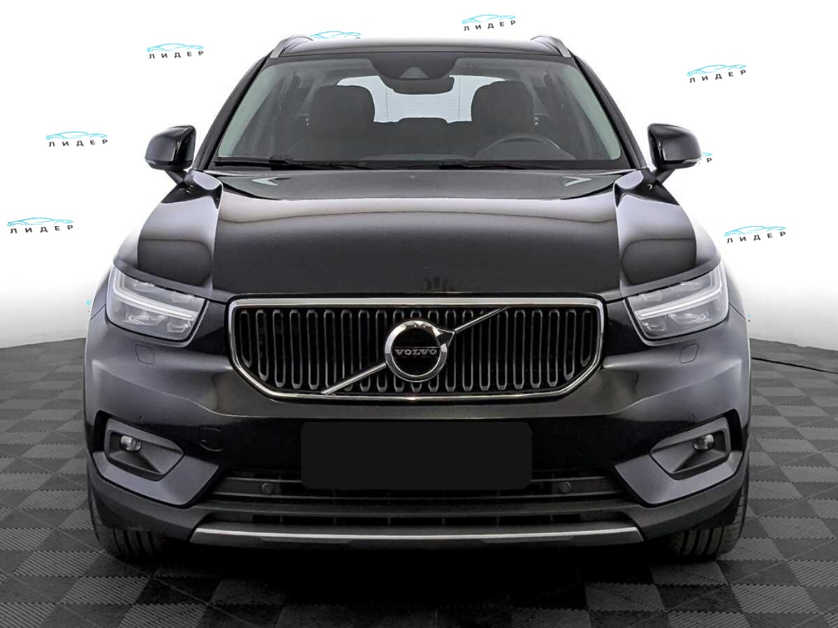 Б/У Вольво ИксЦ40 2021 года. Фото: #1