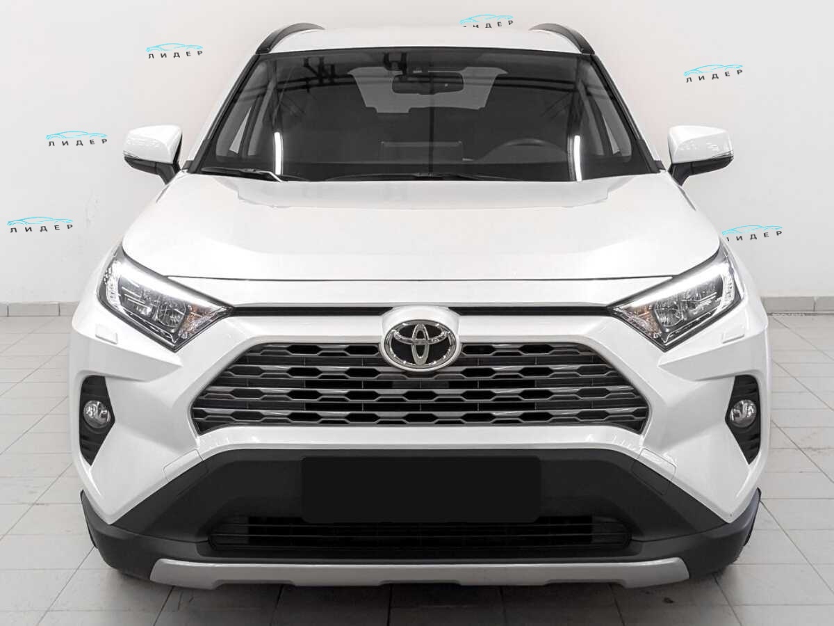Б/У Тойота Рав4 2021 года. Фото: #1