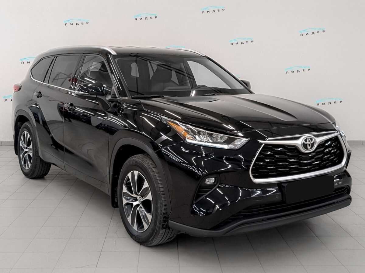 Б/У Тойота Хайлэндер 2021 года. Фото: #2