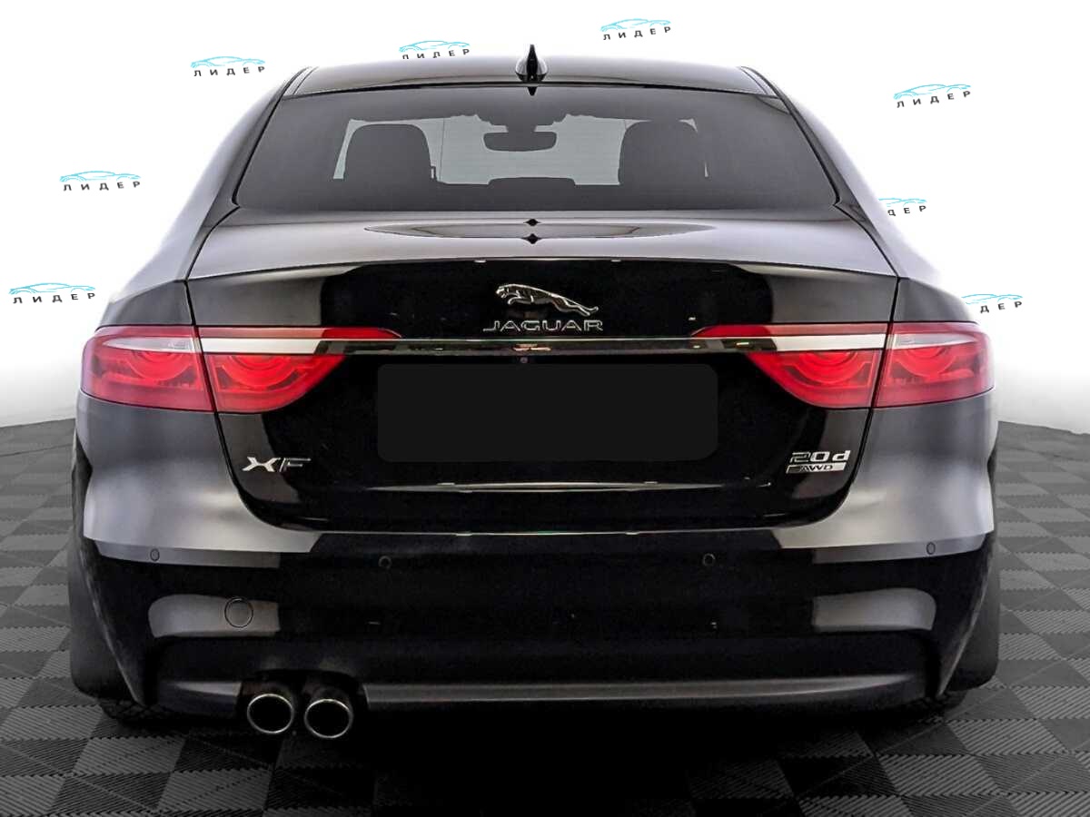 Б/У Ягуар ИксФ 2018 года. Фото: #5
