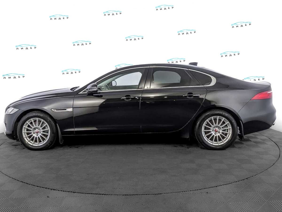 Б/У Ягуар ИксФ 2018 года. Фото: #7
