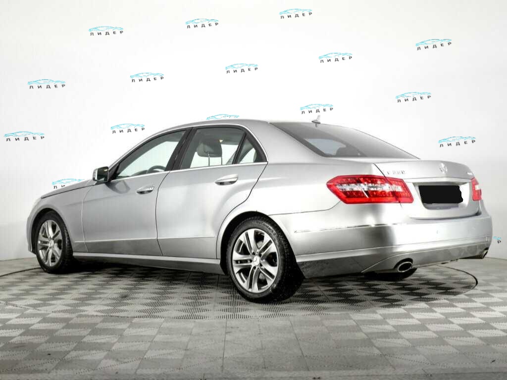 Б/У Мерседес-Бенц Е-Класс 2010 года. Фото: #5