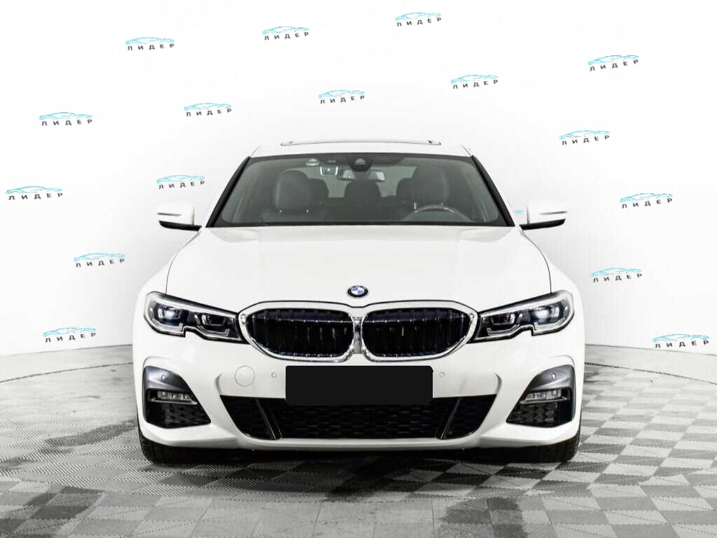 Б/У БМВ 3 серии 2021 года. Фото: #1