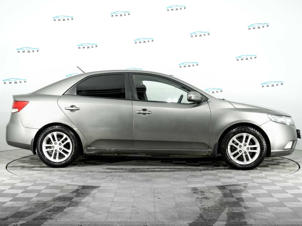 Б/У Киа Церато 2010 года. Фото: #3