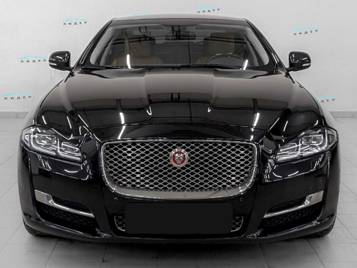 Б/У Ягуар ИксДжи 2017 года. Фото: #1