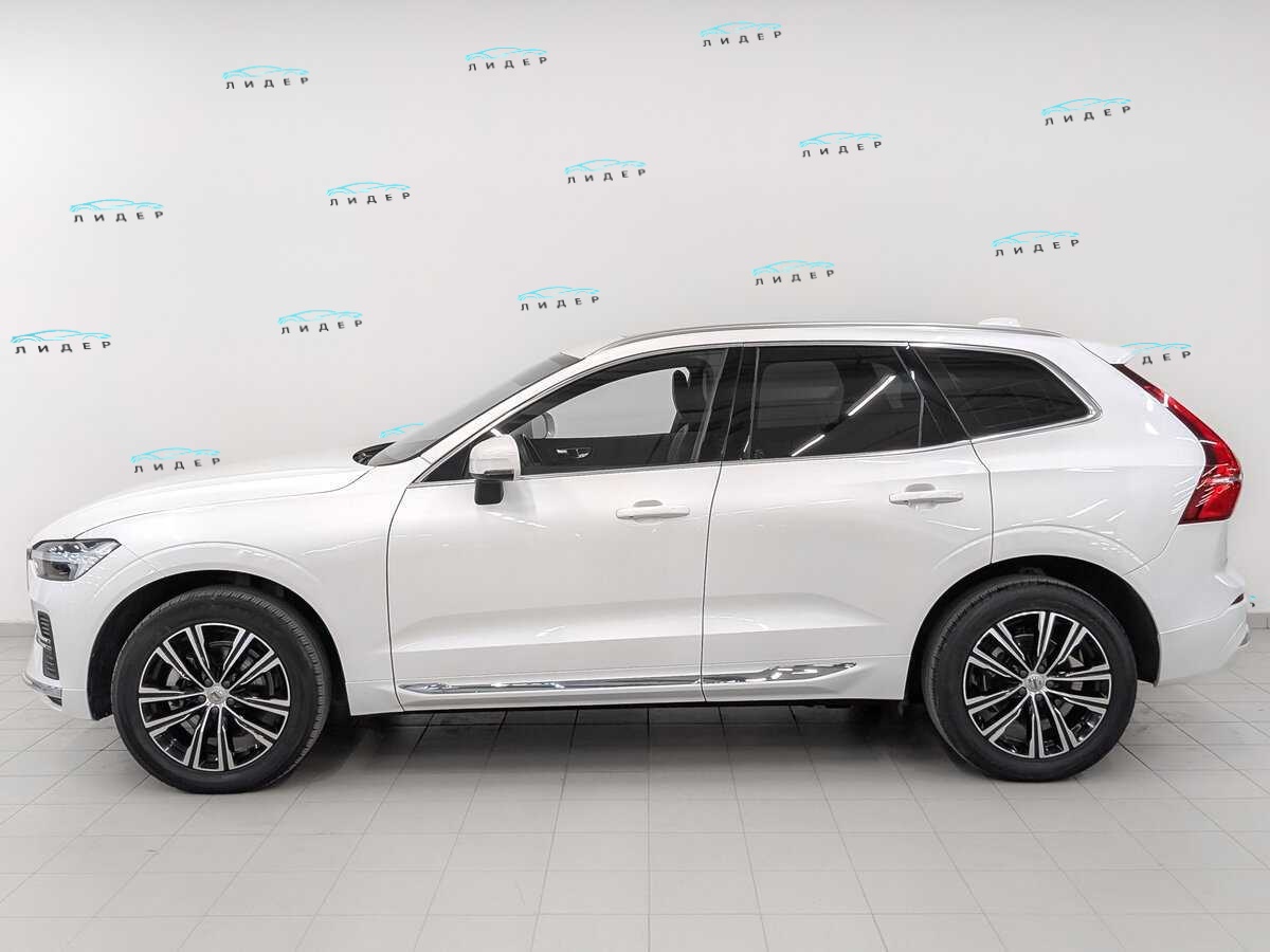 Б/У Вольво ИксЦ60 2021 года. Фото: #7