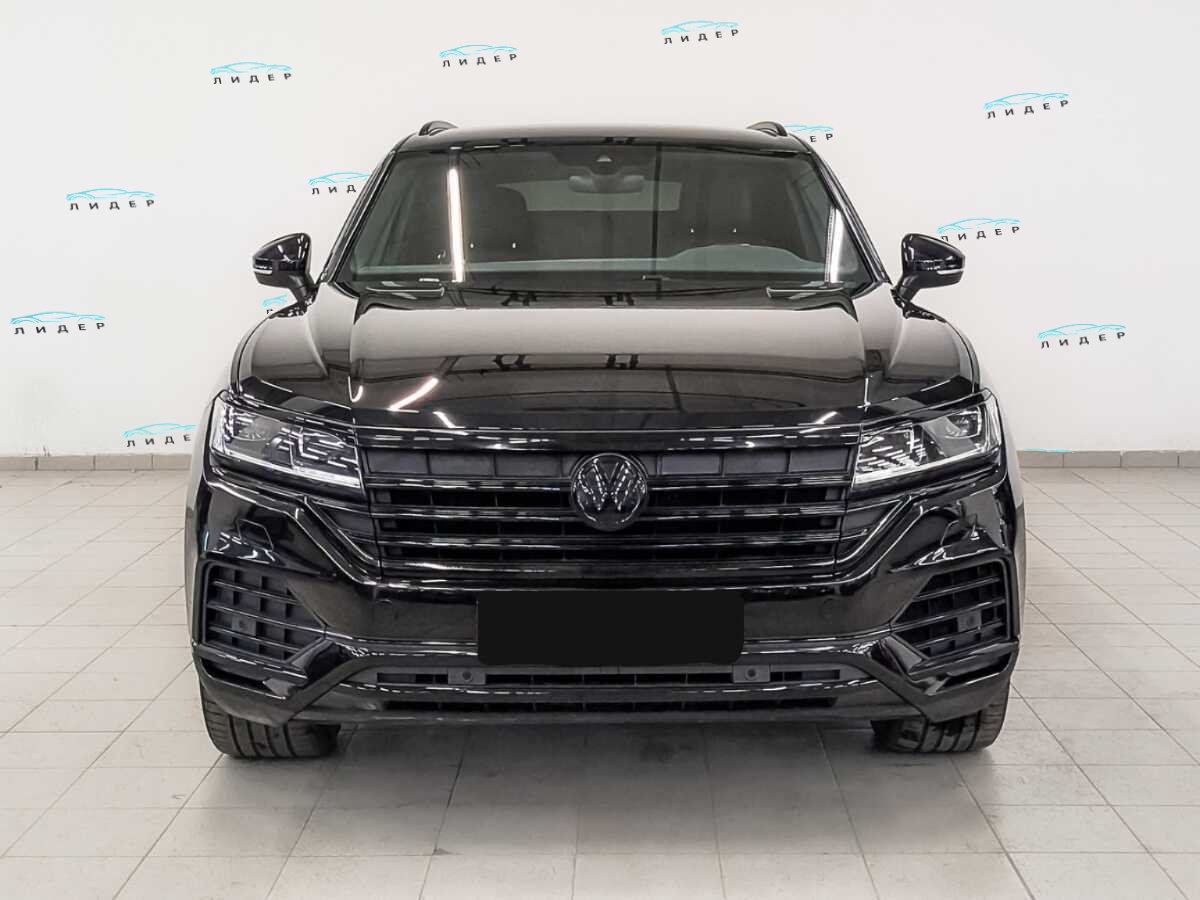 Б/У Фольксваген Туарег 2019 года. Фото: #1