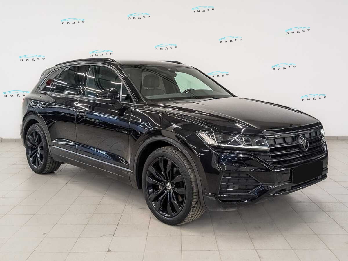Б/У Фольксваген Туарег 2019 года. Фото: #2