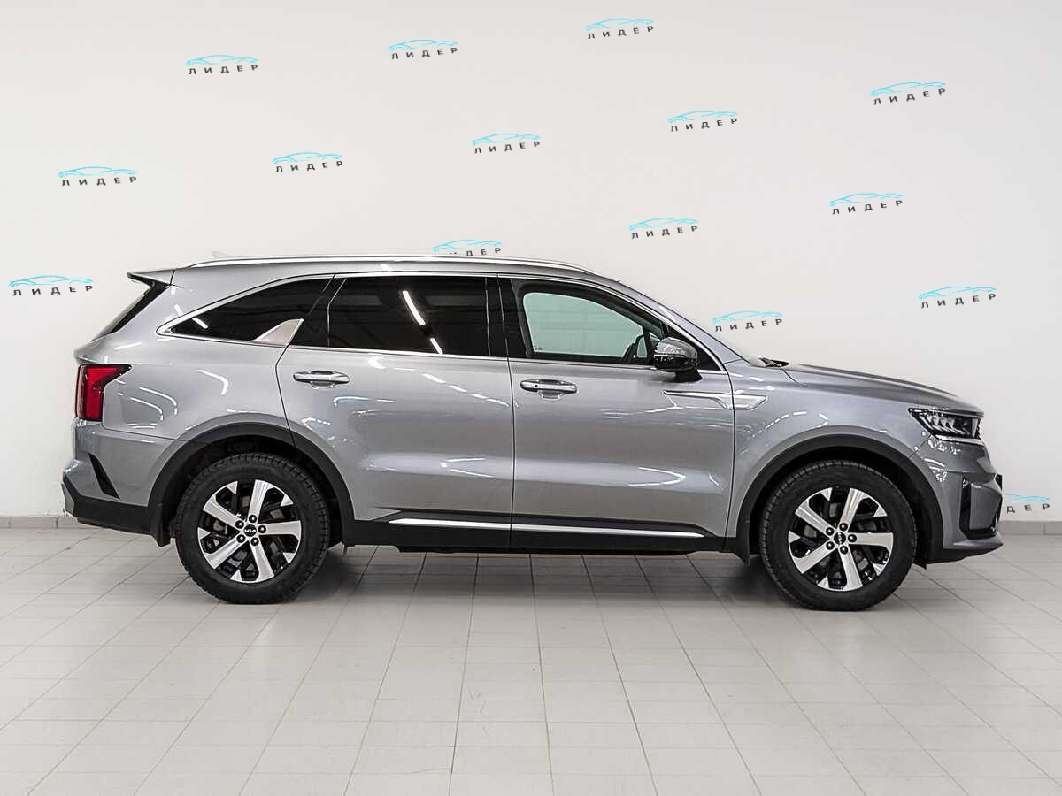 Б/У Киа Соренто 2023 года. Фото: #3