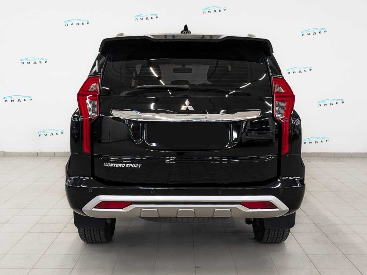 Б/У Митсубиши Монтеро Спорт 2021 года. Фото: #5