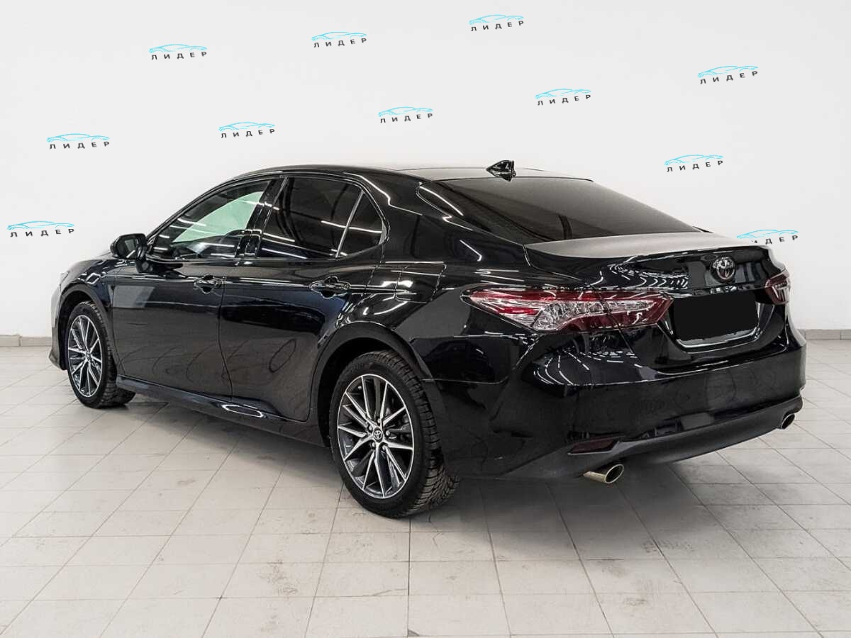 Б/У Тойота Камри 2023 года. Фото: #6