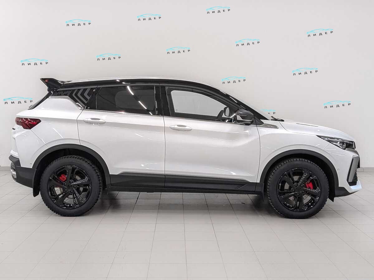 Б/У Джили Кулрэй 2024 года. Фото: #3