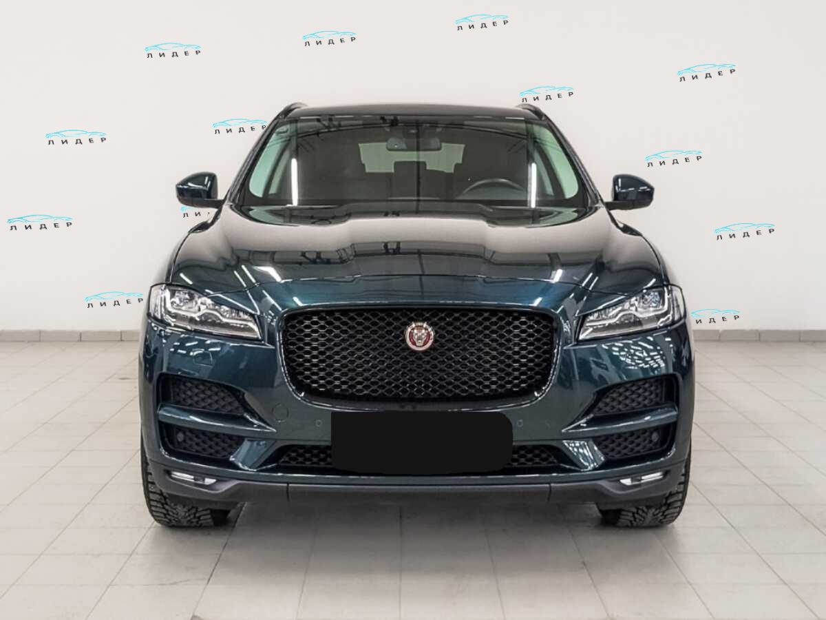 Б/У Ягуар Ф-Пэйс 2018 года. Фото: #1