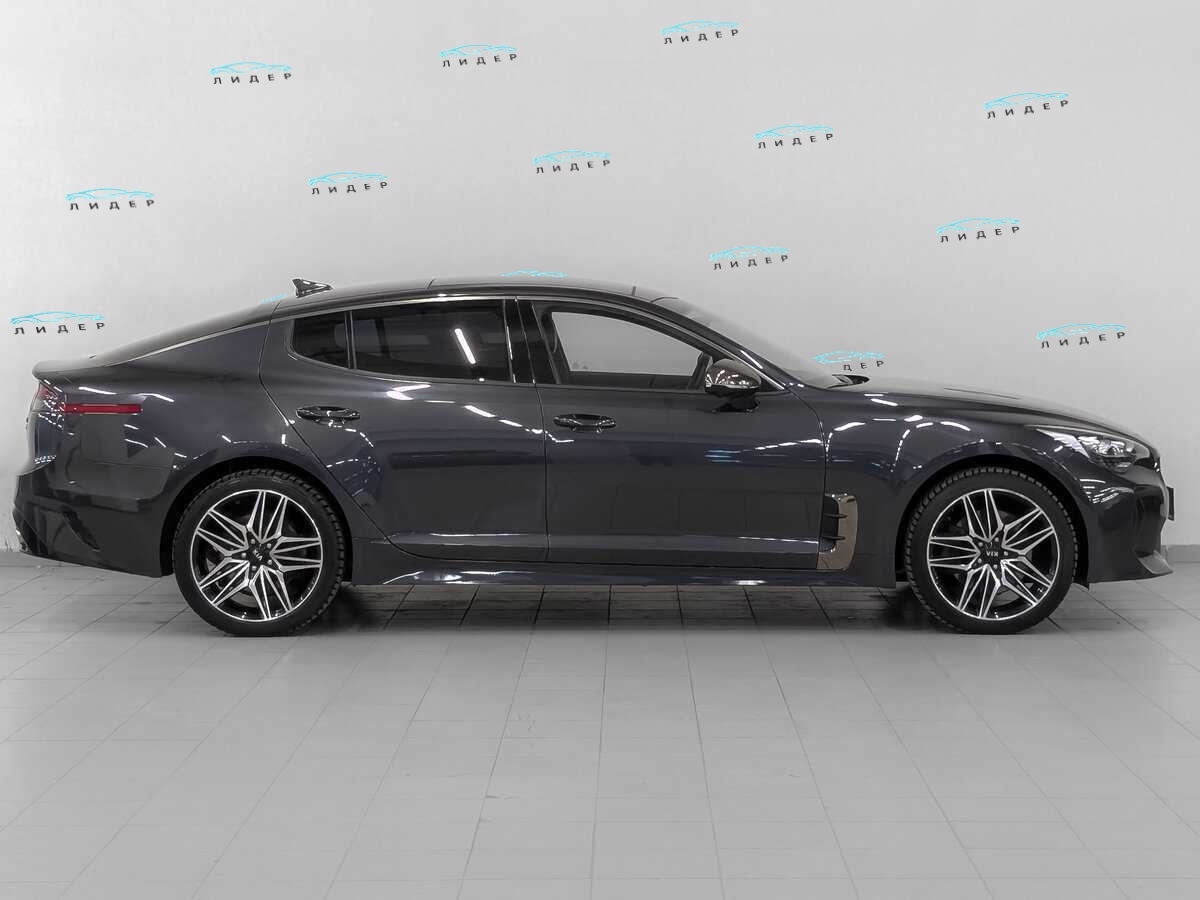 Б/У Киа Стингер 2021 года. Фото: #3