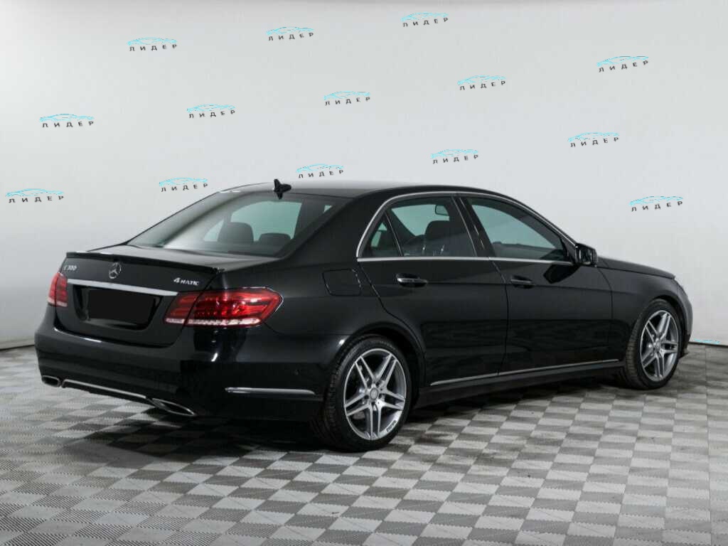 Б/У Мерседес-Бенц Е-Класс 2013 года. Фото: #3