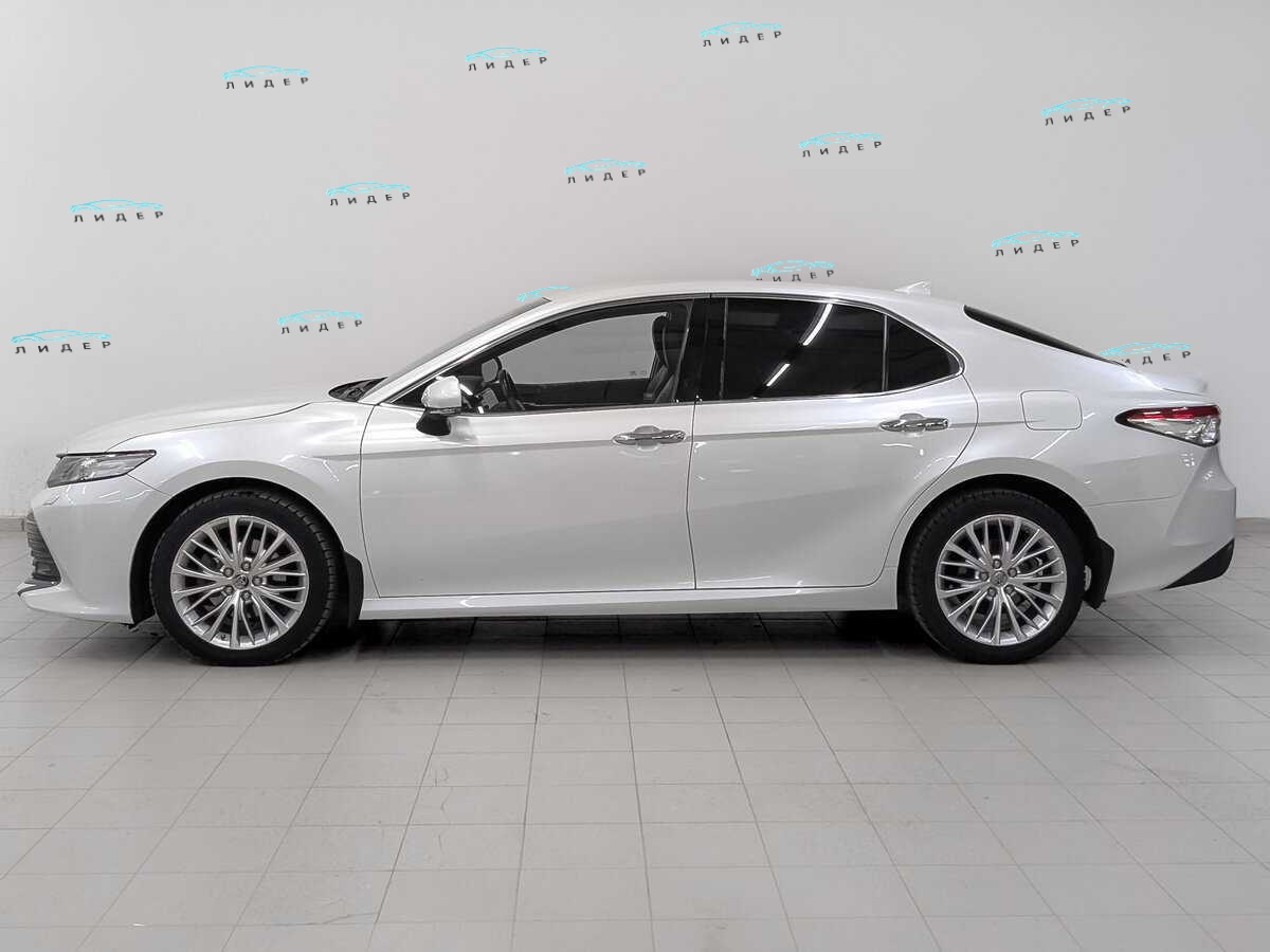 Б/У Тойота Камри 2019 года. Фото: #7