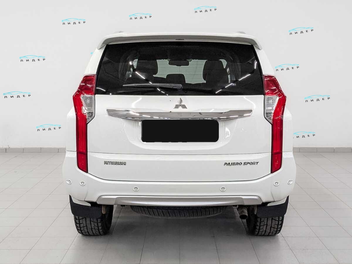 Б/У Митсубиши Паджеро Спорт 2017 года. Фото: #5