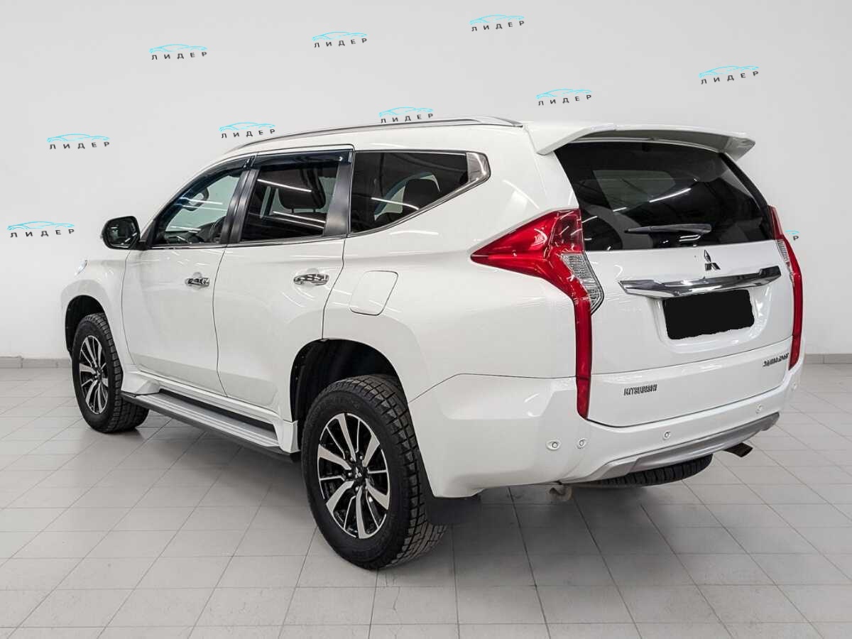 Б/У Митсубиши Паджеро Спорт 2017 года. Фото: #6