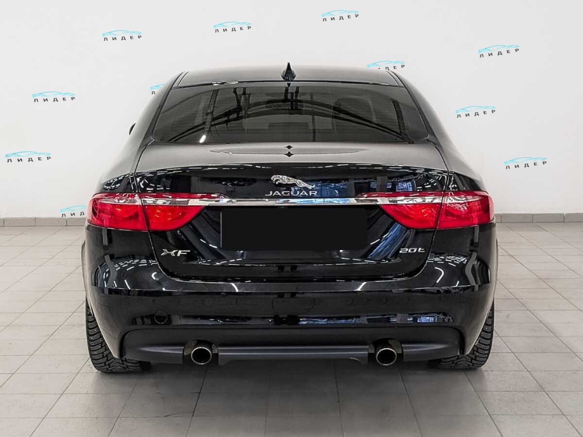 Б/У Ягуар ИксФ 2017 года. Фото: #5