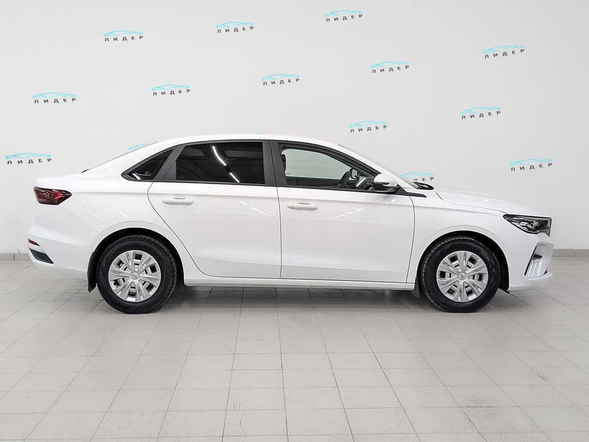 Б/У Джили Эмгранд 2024 года. Фото: #3