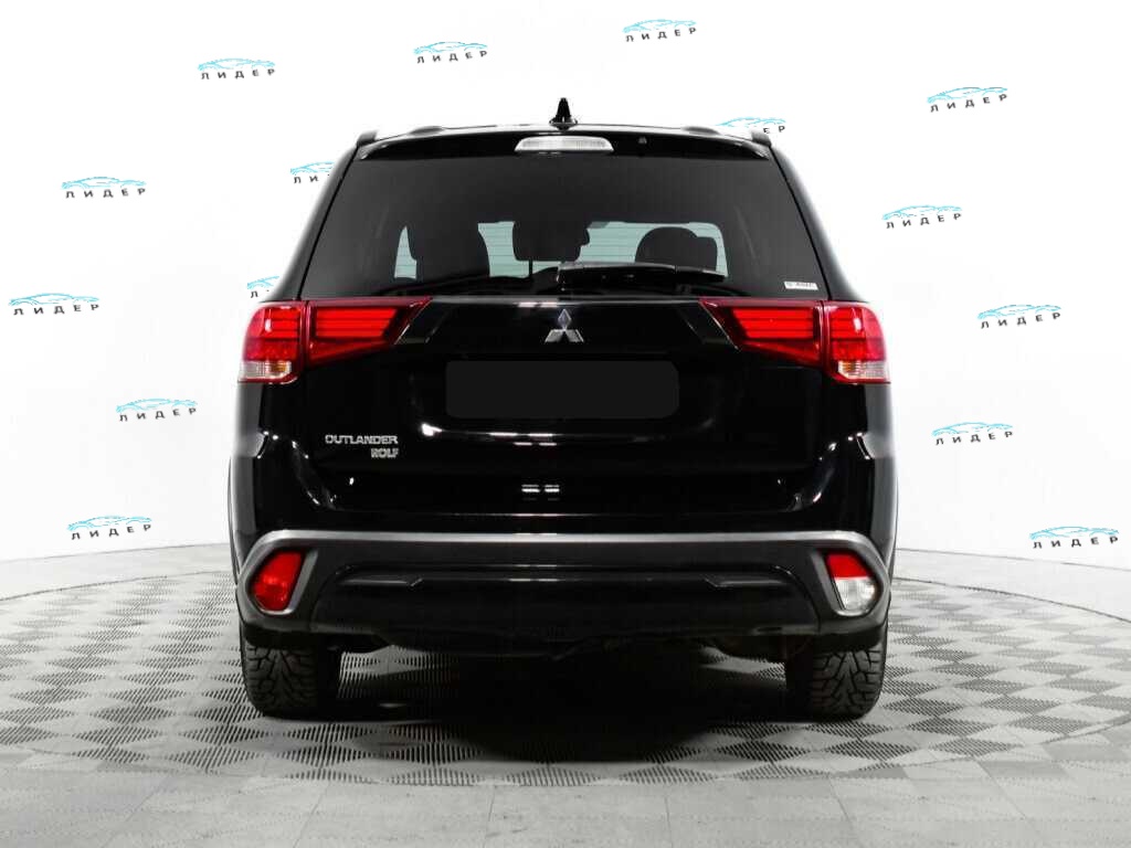 Б/У Митсубиши Оутлэндер 2021 года. Фото: #5