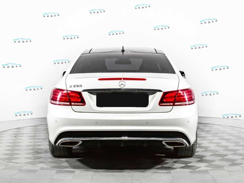 Б/У Мерседес-Бенц Е-Класс 2016 года. Фото: #5